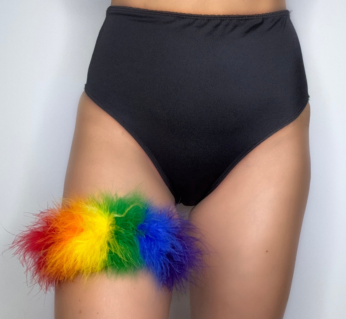 Rainow Fluff Cluster Leg Garter