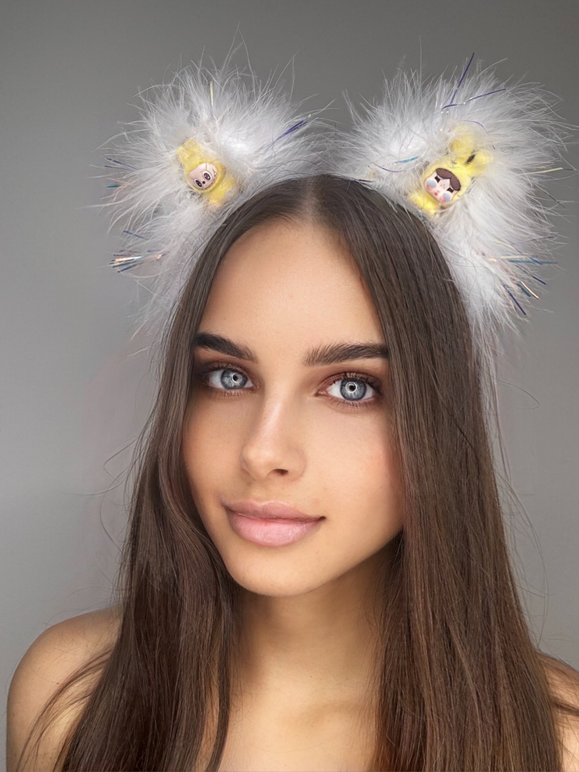 Labubu Crybaby Kitty Ears (white w. silver tinsel )